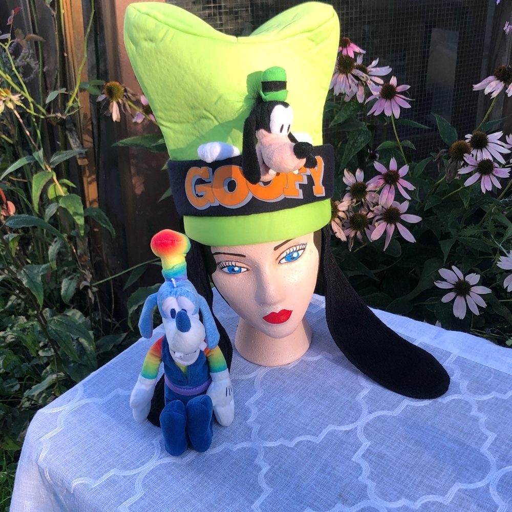 DISNEY Goofy dress up costume sporting event hat & rainbow stuffed plush toy